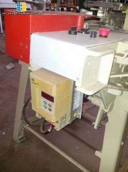 Marshland operated wrapping for packaging sweets