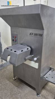 Ibrasmak meat block cutter/breaker with Simetria grinder and conveyor belt.