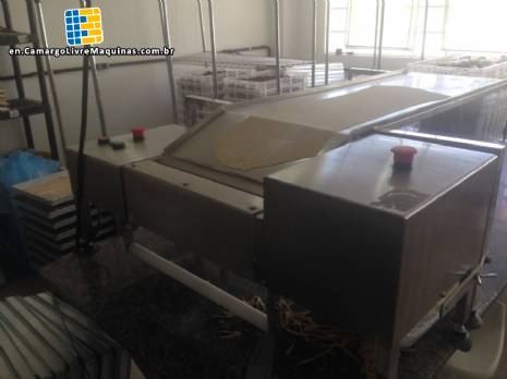 Pappardelle noodles and vertical cutter