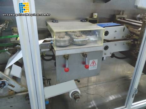 Machines for manufacturing wet wipes