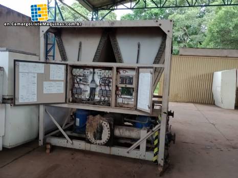 Chiller with YORK Scroll compressors