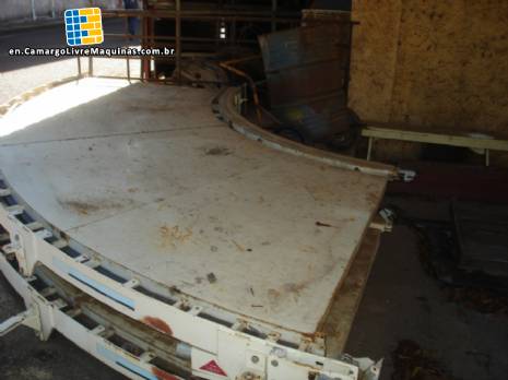 Curved conveyor belts 90 