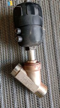 Burkert pneumatic inclined seat on off valve