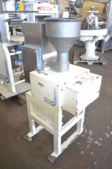 Industrial machine for making gnocchi