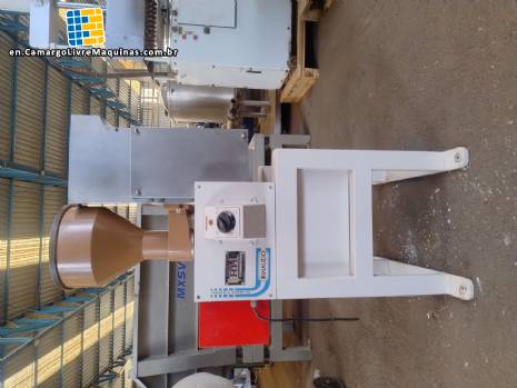 Industrial machine for making gnocchi