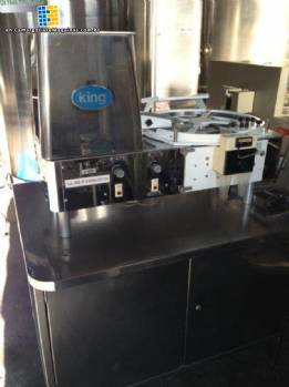 Machine for dosing tablets in bottles King