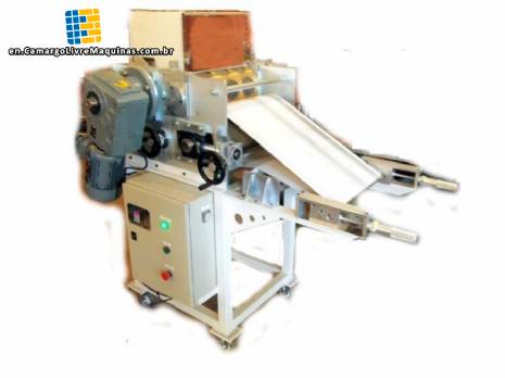Molding machine for biscoitos