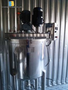 Stainless steel reactor tank with agitator MMC
