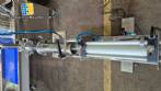 Semi-automatic filling machine for liquids