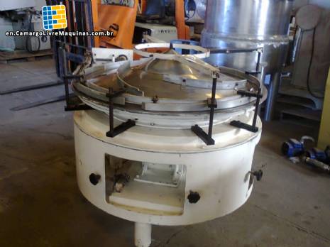 Feeding table for packaging machinery