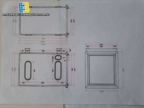 Vacuum chamber for freeze-drying and dehydrating food and other products