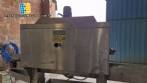 Labeling machine with steam sleeve tunnel and bottle baler