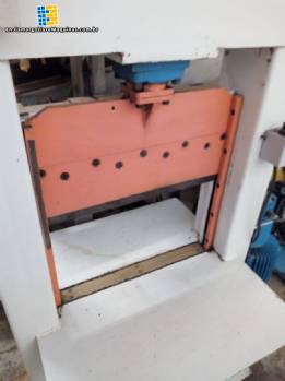 Guillotine for cutting rubber RM Máquinas Guillotine for cutting rubber RM Máquinas