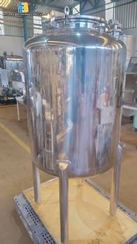 Hermetic reservoir tank in 316 stainless steel 600 liters Hermetic reservoir tank in 316 stainless steel 600 liters