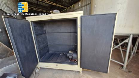 Oven with resistance heating. Oven with resistance heating.