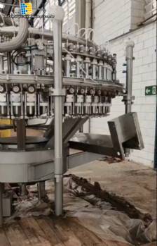 Rotary filling, rinsing, and capping machine for carbonated products 40 60 8 CFT Rotary filling, rinsing, and capping machine for carbonated products 40 60 8 CFT