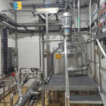 Stainless steel powder dispersing tank, 500 liters, with Netzsch pump and Alfa Laval valves. Stainless steel powder dispersing tank, 500 liters, with Netzsch pump and Alfa Laval valves.